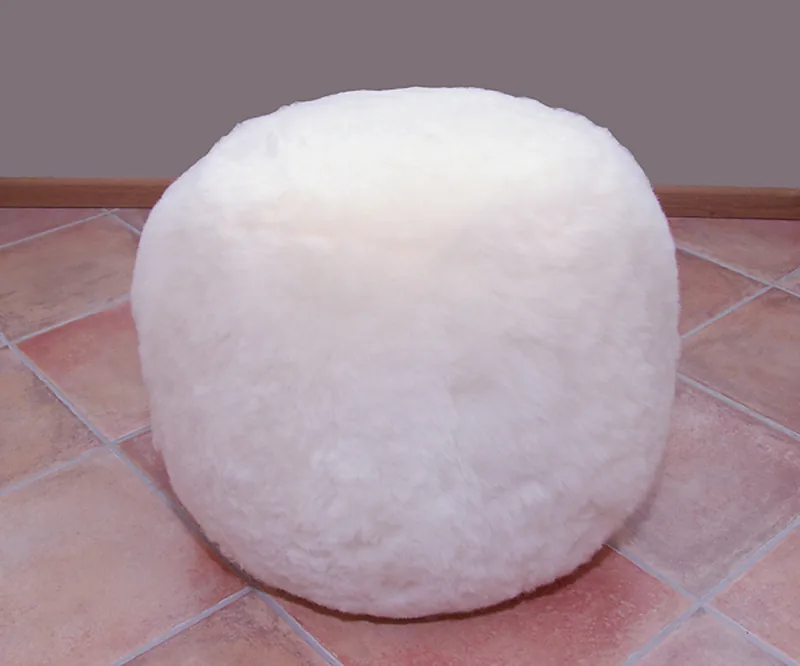 Pouf Coussin Peau de Mouton OTTOMAN Blanc poils courts