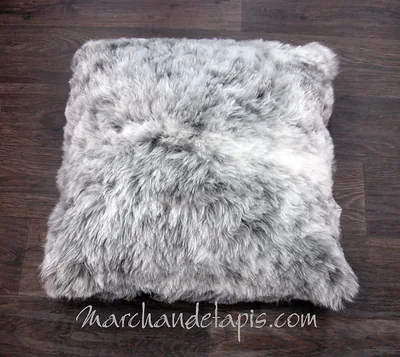 Coussin peau de mouton. poils courts