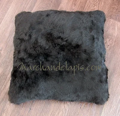 Coussin peau de mouton. poils courts