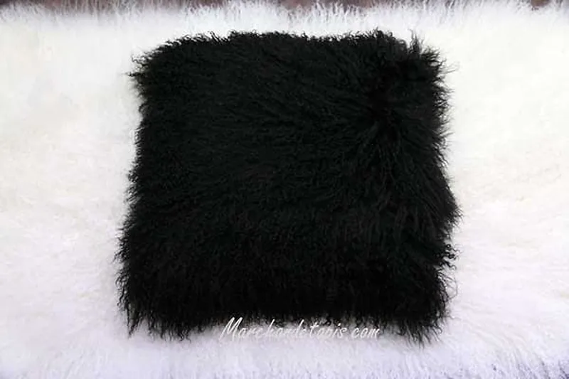 Coussin agneau du Tibet Noir 40cmx40cm