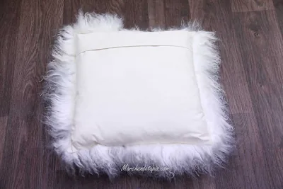 Coussin agneau du Tibet Blanc mèches grises 40cmx40cm