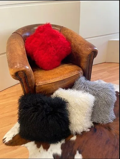 Coussin agneau du Tibet mèches ivoires 40cmx40cm