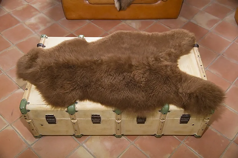 Peau de mouton. Marron - 100-110cm