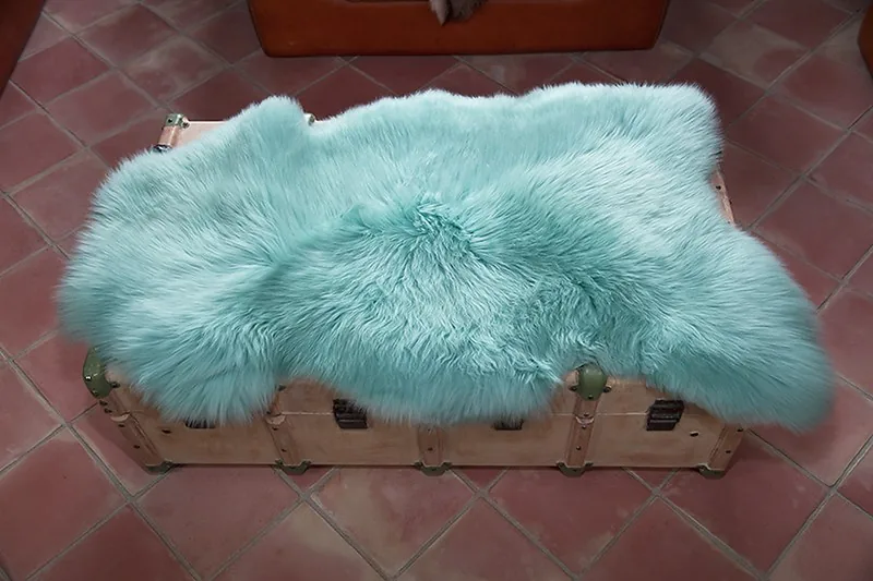 Peau de mouton. Bleu clair - 110-120cm
