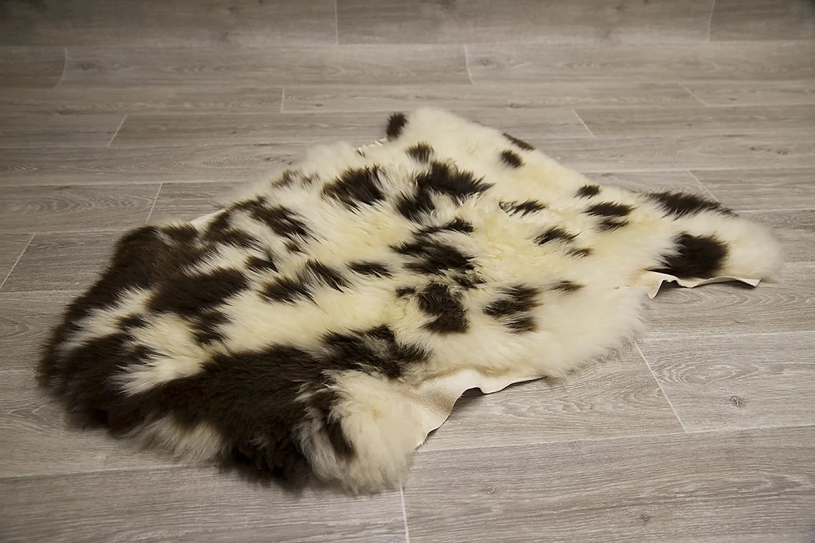 Peau de mouton UK 90/100cm 12-23-UK3