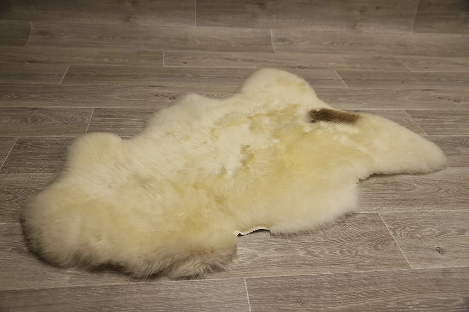 Peau de mouton UK 90/100cm 12-23-UK4