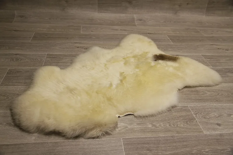 Peau de mouton UK 90/100cm 12-23-UK4
