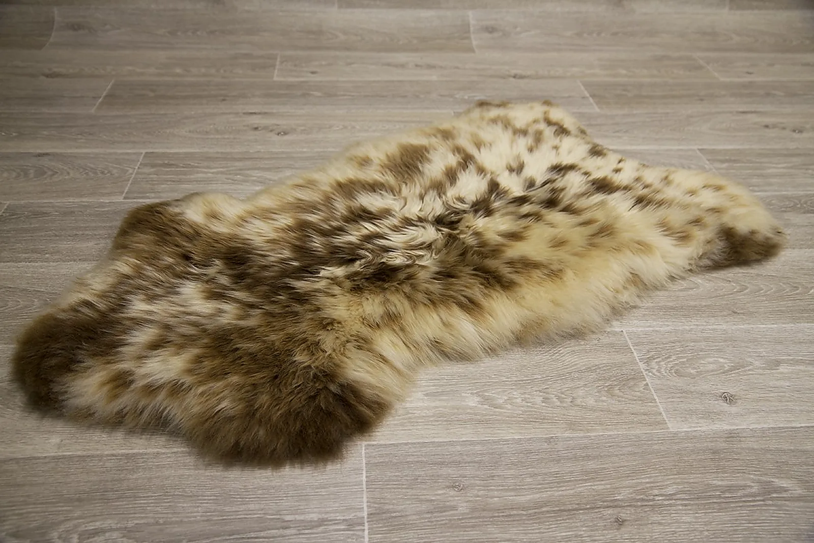 Peau de mouton UK 90/100cm 12-23-UK5