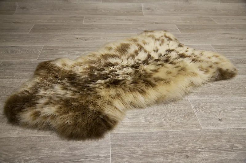 Peau de mouton UK 90/100cm 12-23-UK5