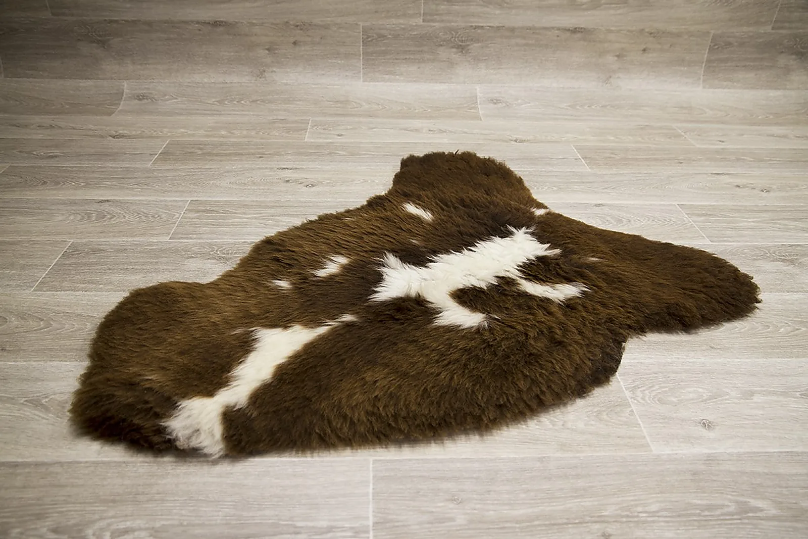 Peau de mouton UK 90/100cm 12-23-UK8