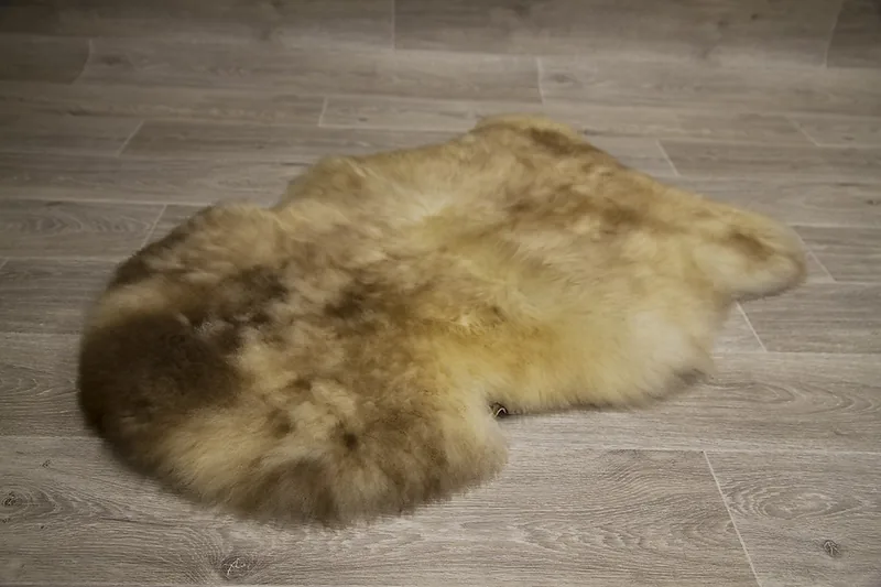 Peau de mouton UK 90/100cm 12-23-UK10