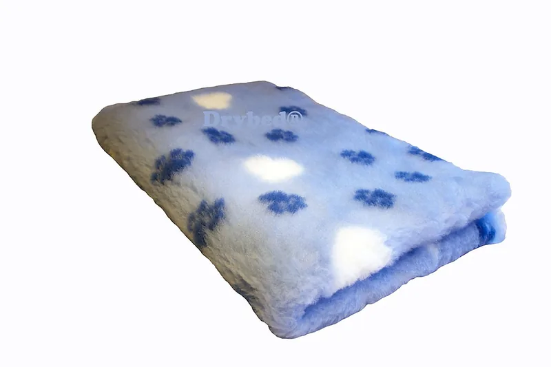 Tapis chien Drybed® antidérapant BLEU CLAIR PATTES ET CŒURS
